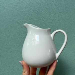 Ceramic creamer jar